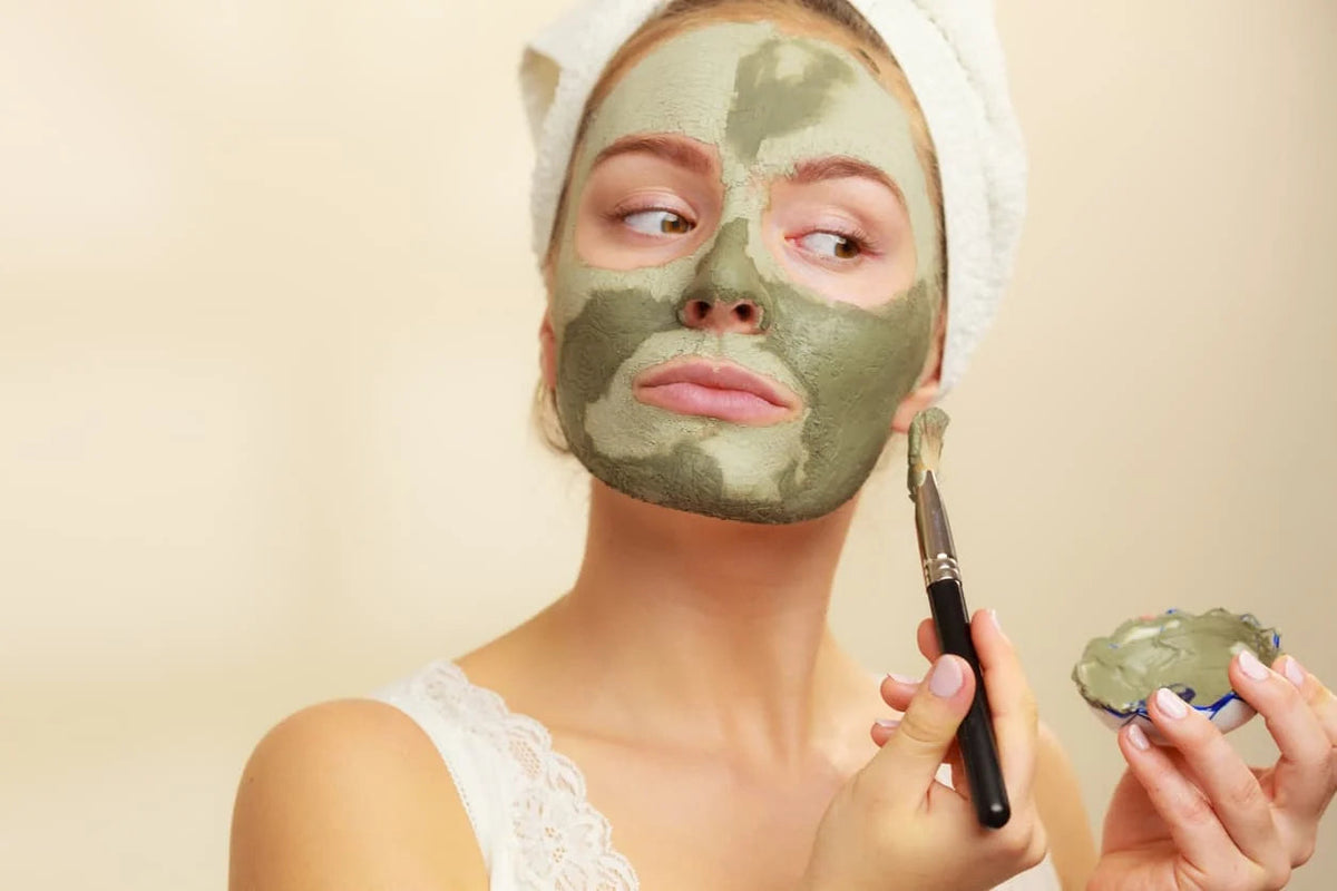 How to Choose a Clay Mask for Oily Sensitive Skin Without Over-Drying